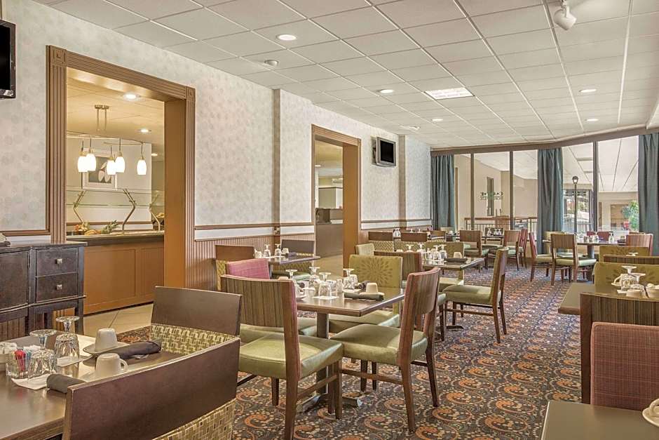 Ramada Plaza by Wyndham Fayetteville Fort Bragg 