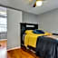 Studio near Arsenal Park l Street Parking