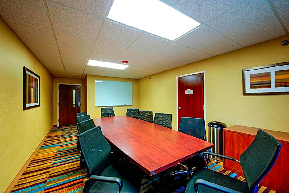 Fairfield Inn & Suites by Marriott Raleigh Crabtree Valley