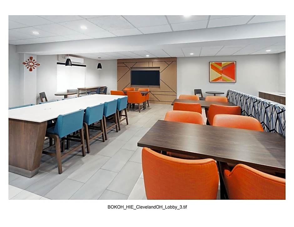 Holiday Inn Express Brookpark-Cleveland Airport Hotel