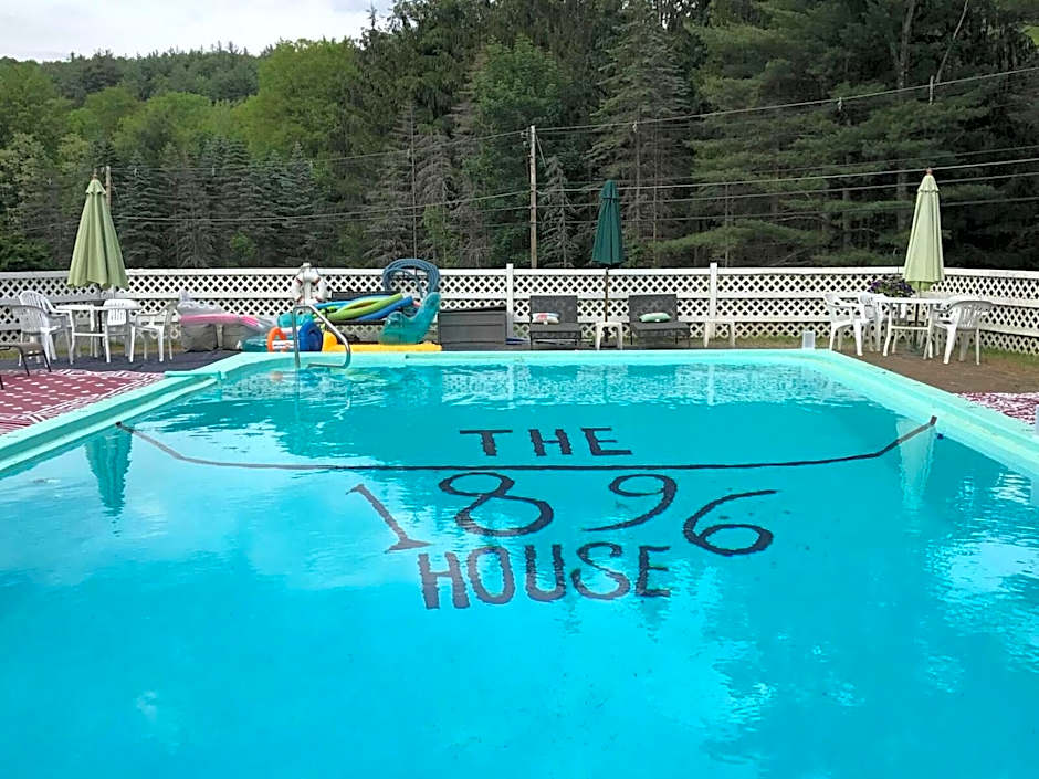 1896 House Country Inn - Barnside Inn
