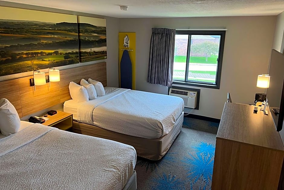 Days Inn & Suites by Wyndham Des Moines Airport