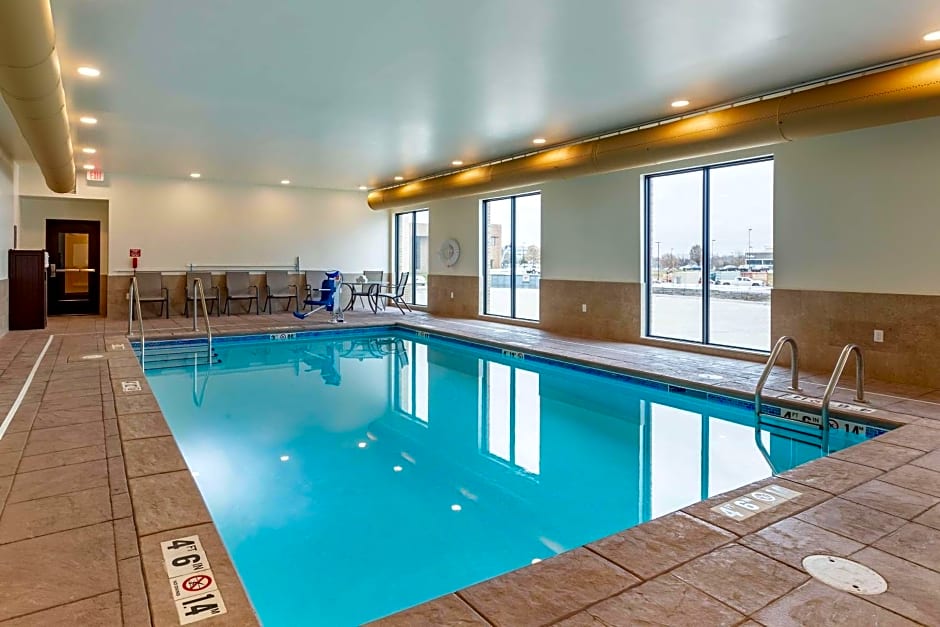 Comfort Inn & Suites