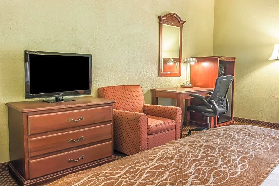 Quality Inn & Suites Ann Arbor Hwy 23