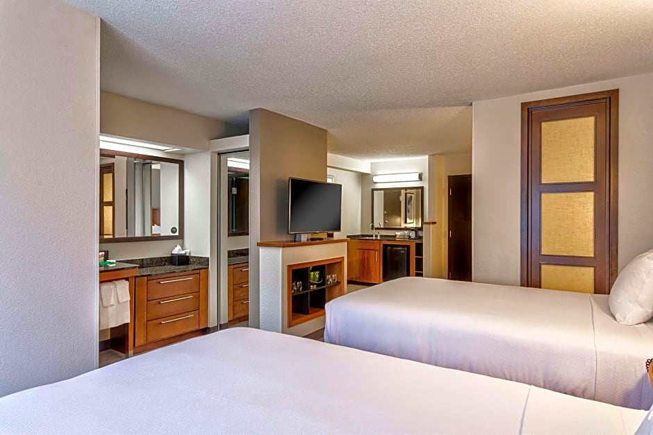 Hyatt Place Overland Park Convention Center