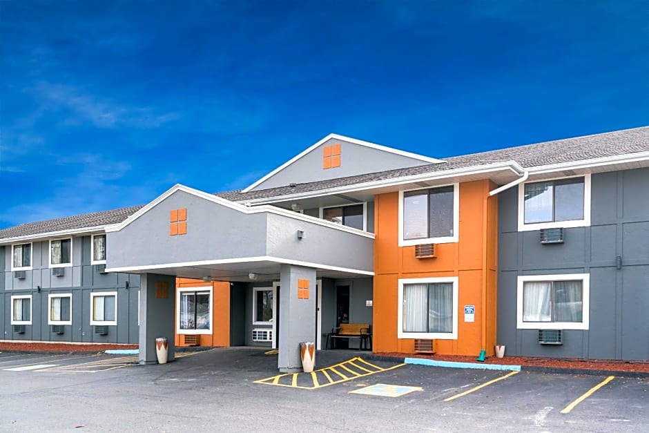 Super 8 by Wyndham Rochester Mayo Clinic Area