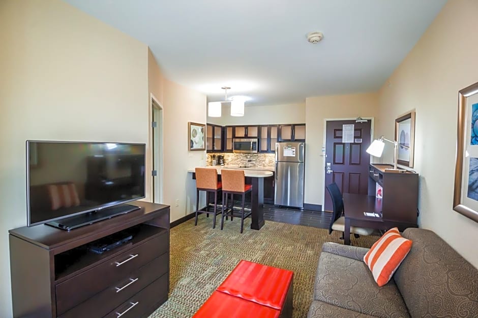 Staybridge Suites Plano / Frisco
