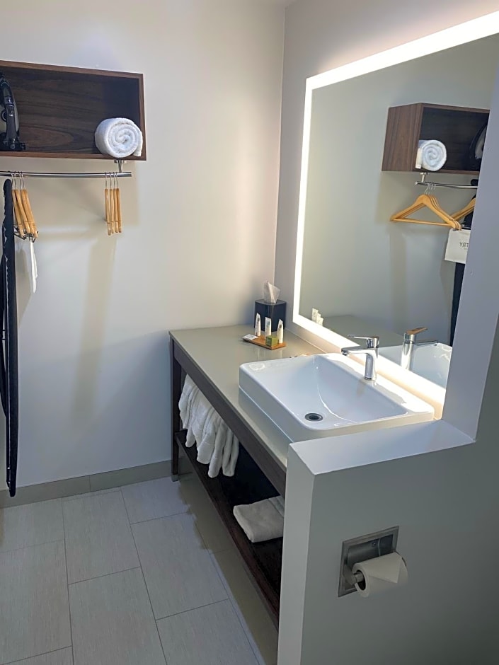 Country Inn & Suites by Radisson, Vallejo Napa Valley, CA