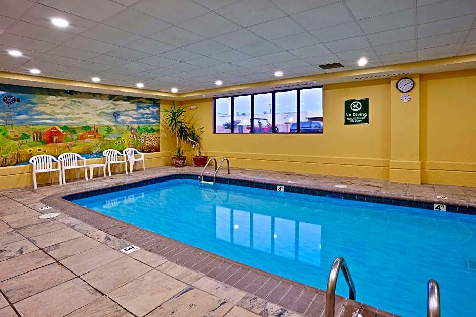 La Quinta Inn & Suites by Wyndham Salina