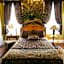 Hassinger Daniels Mansion Bed and Breakfast