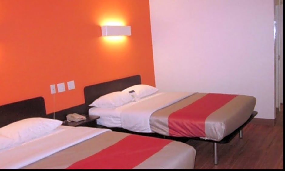 Super 8 by Wyndham Fort Smith