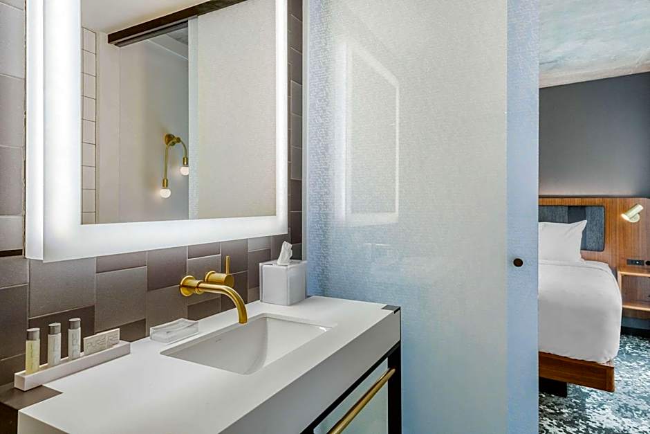 Cambria Hotel Boston Downtown-Seaport