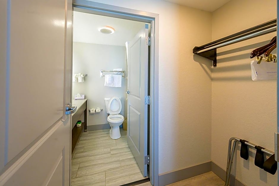 Hawthorn Extended Stay by Wyndham Panama City Beach