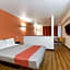 Motel 6-Davenport, IA