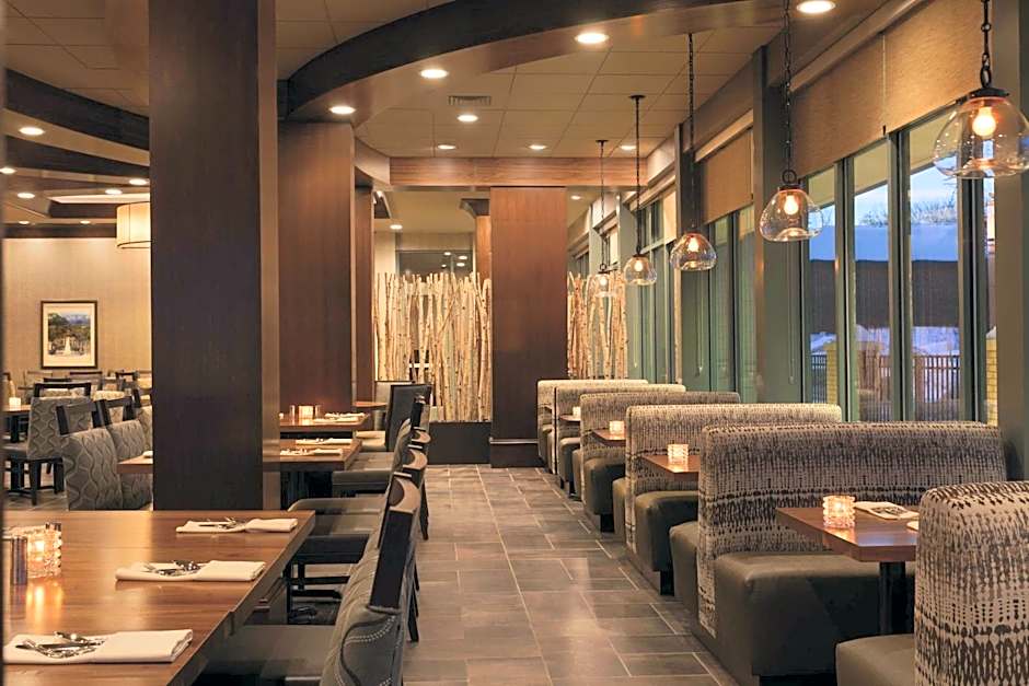 Embassy Suites By Hilton Saratoga Springs