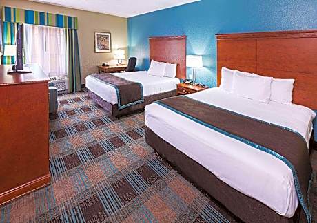 Deluxe Queen Room with Two Queen Beds