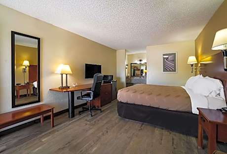 1 King Bed Nonsmoking