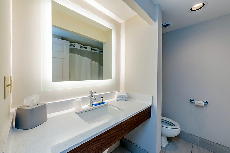 Holiday Inn Express Hotel & Suites Bradenton West
