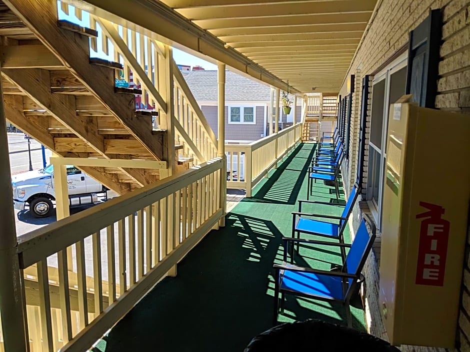 Crystal Sands Motel