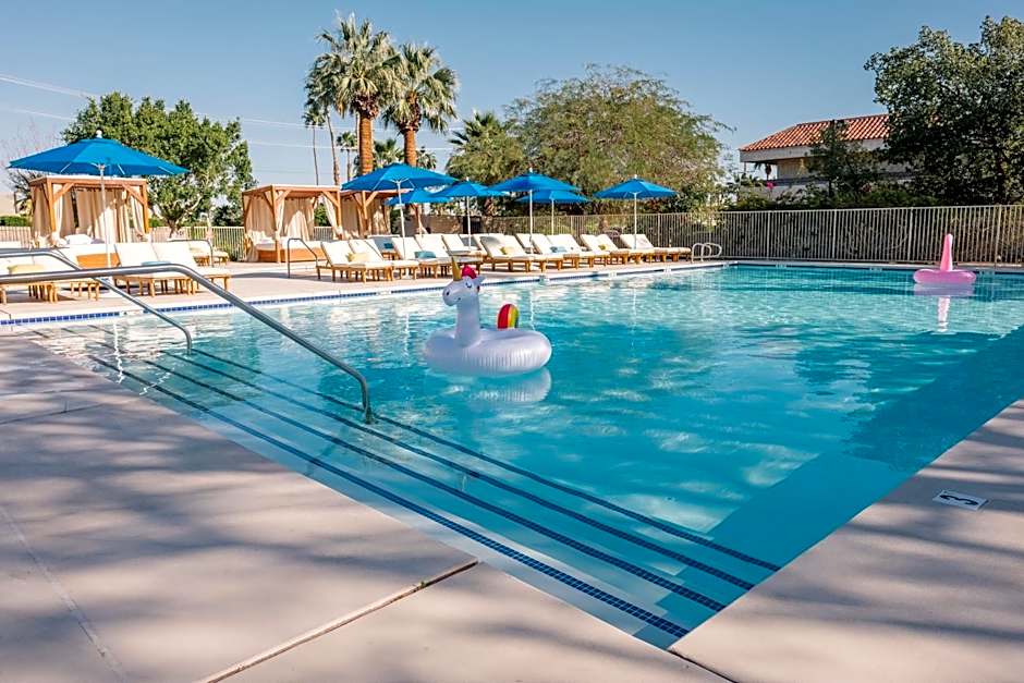 L3 Oasis Hotel
