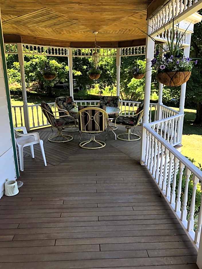 Antique Rose Inn Windham