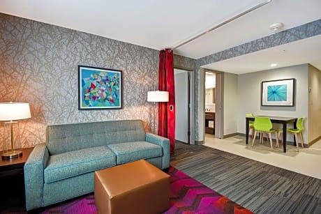 1 King Hearing Accessible Suite Non-Smoking