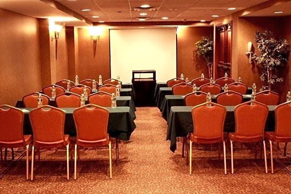 Garden Plaza Hotel