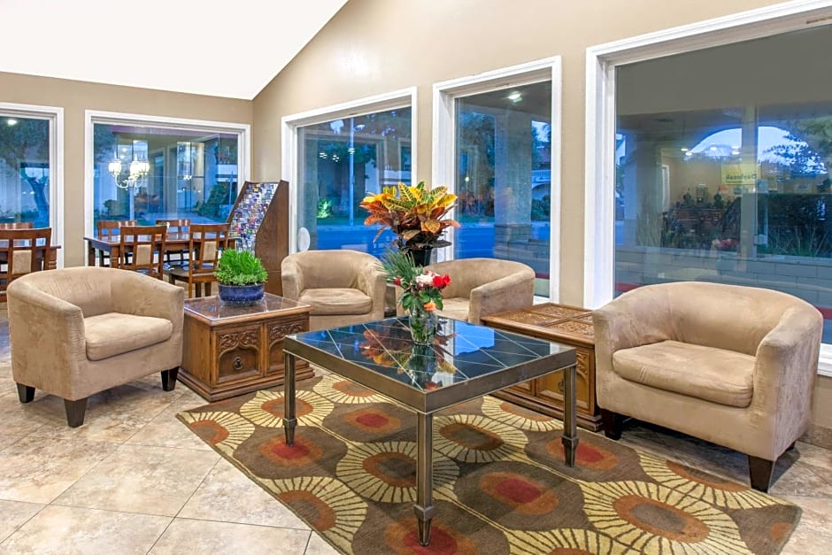 Days Inn by Wyndham Camarillo - Ventura