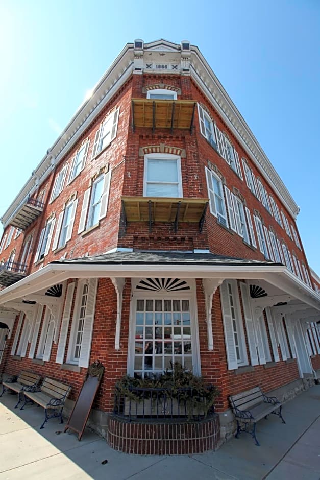 The Island House Hotel