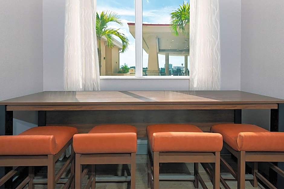 Hampton Inn By Hilton and Suites Clearwater Beach