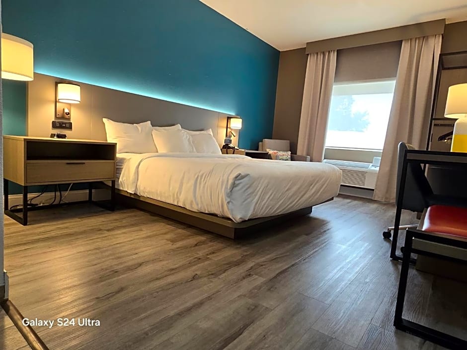 Comfort Inn & Suites