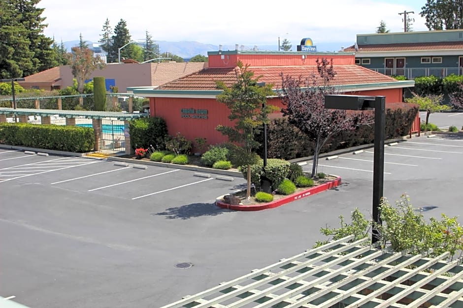 Days Inn & Suites by Wyndham Sunnyvale