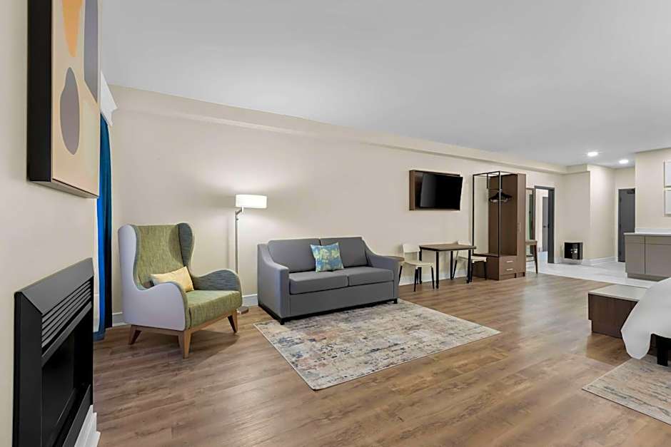 Latitude Suites Tinton Falls Eatontown/BW Premier Collection