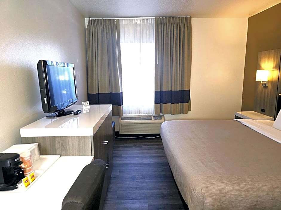 Quality Inn & Suites Longview Kelso