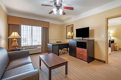 Suite-1 King Bed Non-Smoking Sofabed Kitchenette Full Breakfast