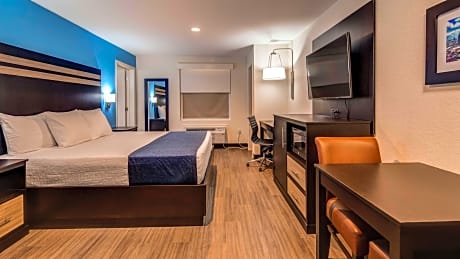 Accessible - 1 King, Mobility Accessible, Roll In Shower, Kitchenette, Microwave And Refrigerator, N