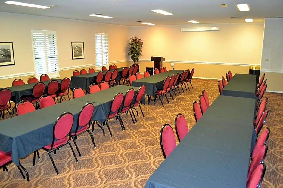 Ashmore Inn And Suites Lubbock