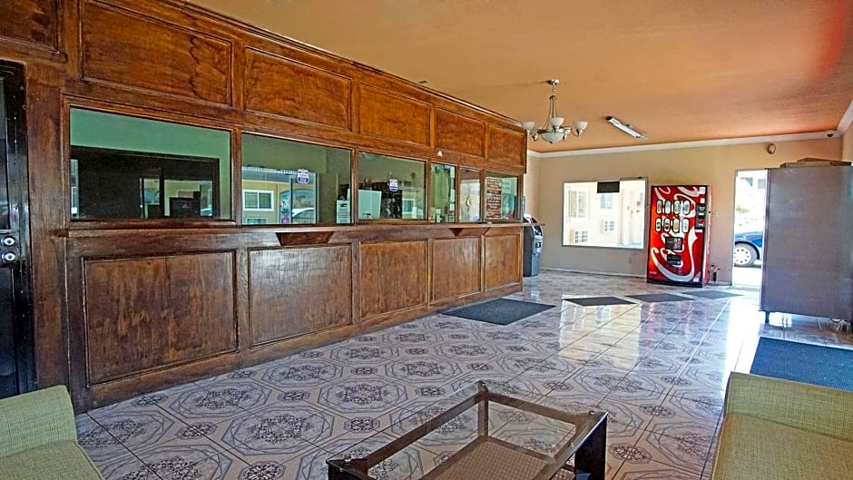 Los Angeles Inn & Suites LAX