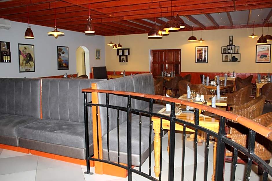 Casa Mia Lodge & Restaurant