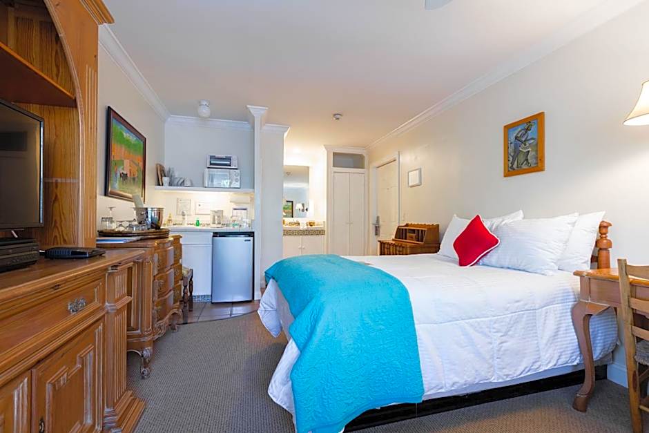 The Caribbean Court Boutique Hotel