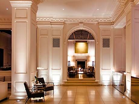 The Chicago Hotel Collection Ambassador Gold Coast