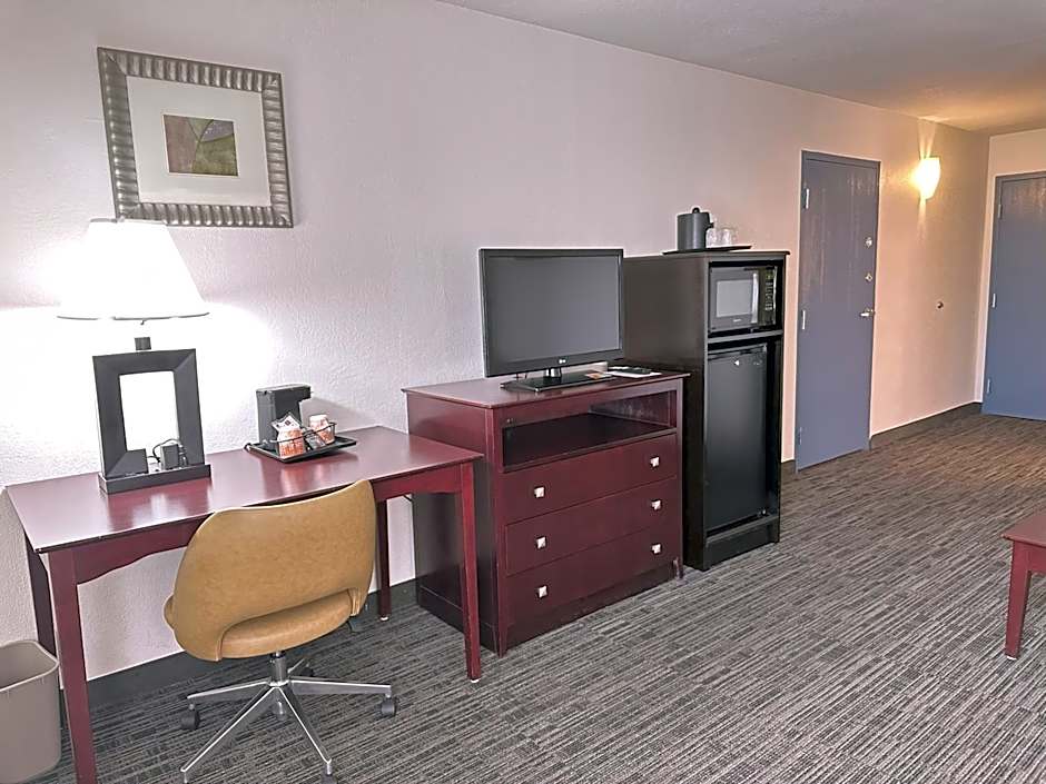 Quality Inn & Suites Everett