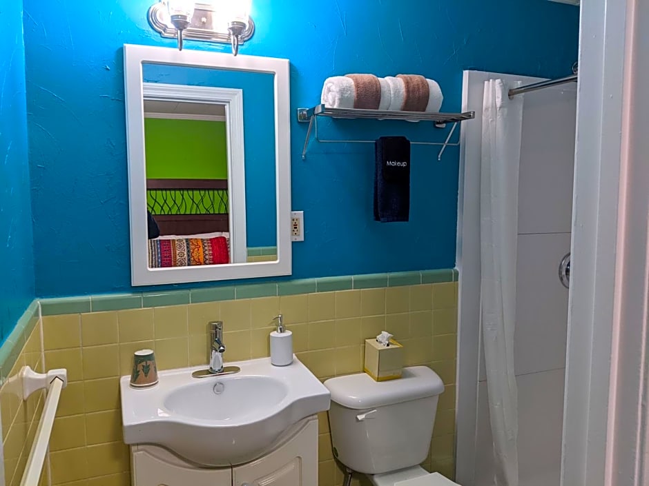 Riverboat Inn & Suites