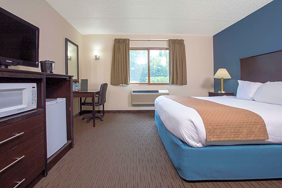 AmericInn by Wyndham Green Bay West