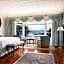 Seven Gables Inn
