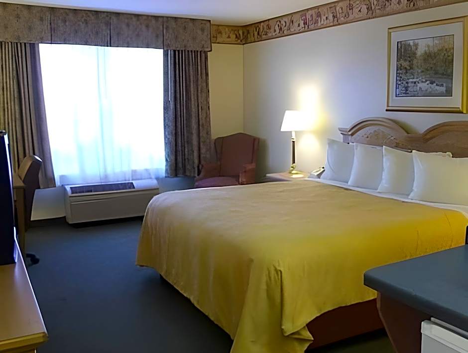 Country Inn & Suites by Radisson, Mason City, IA
