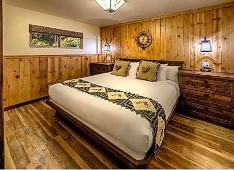 Lake View Two Bedroom #22-Lodge-Ensuite with Jet bath-Large-Lake View