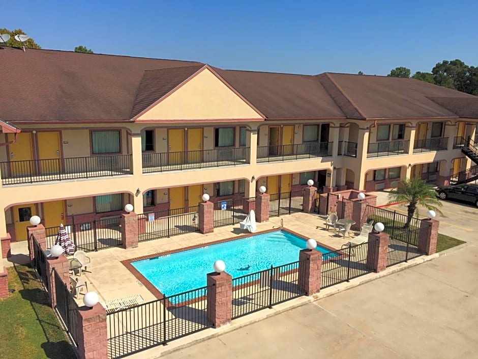 Super 8 by Wyndham Humble/Fm 1960/Hwy 59