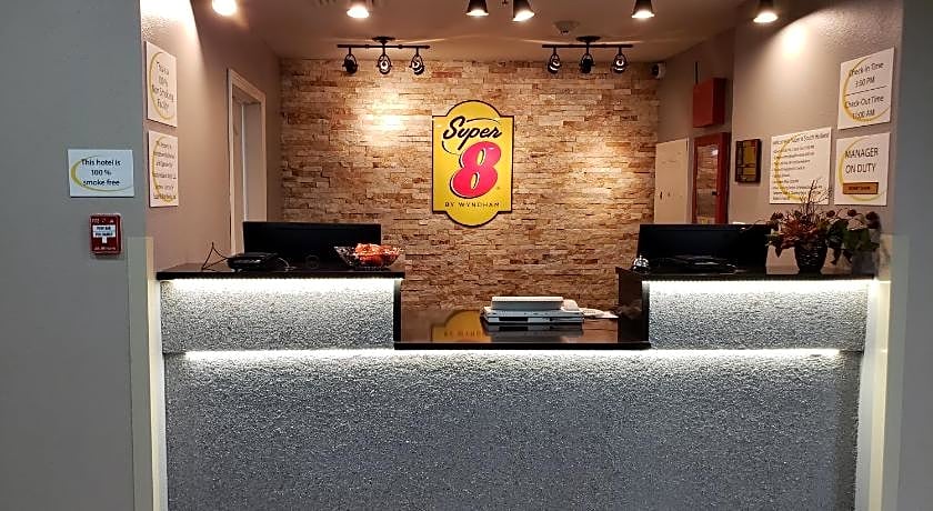 Super 8 by Wyndham South Holland