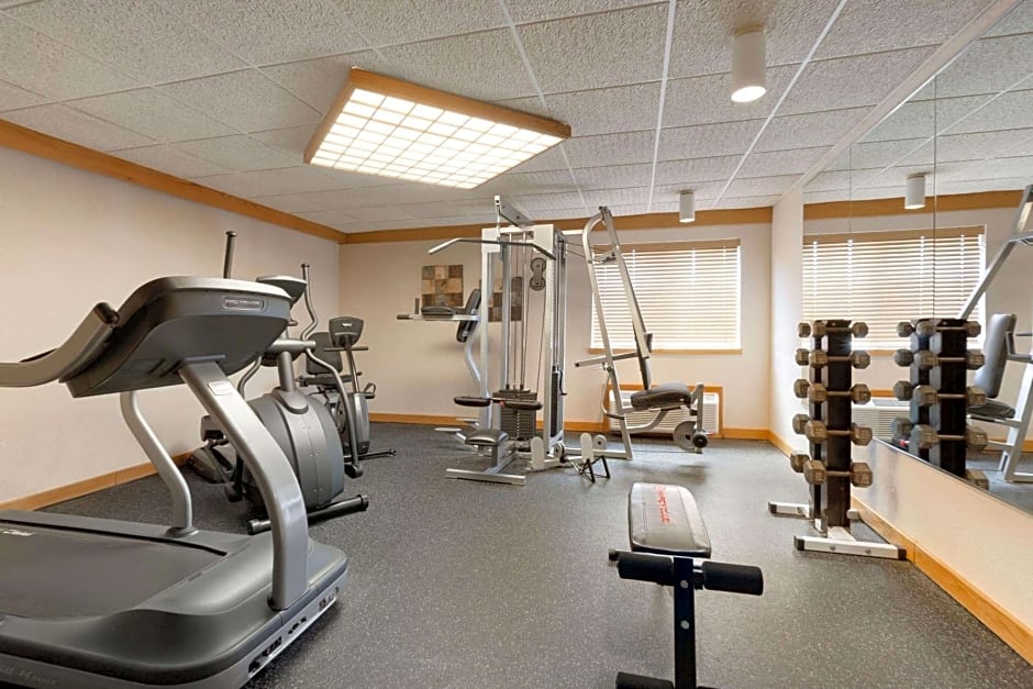 Ramada by Wyndham Fargo